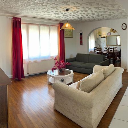 5Min Futuroscope 80M2 - 3 Chambres - Parking Prive - Wifi - Jardin Chasseneuil-du-Poitou Luaran gambar