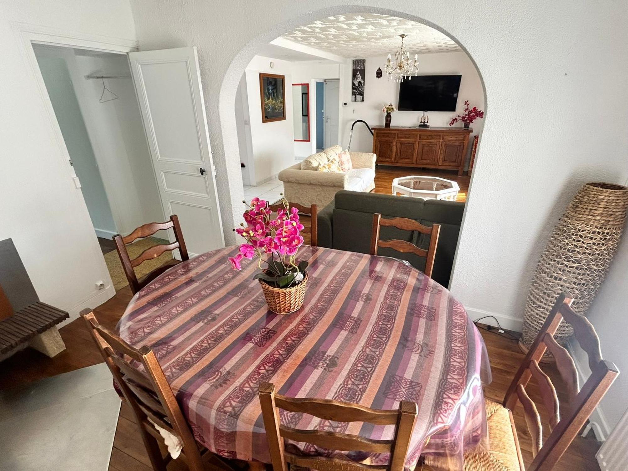 5Min Futuroscope 80M2 - 3 Chambres - Parking Prive - Wifi - Jardin Chasseneuil-du-Poitou Luaran gambar